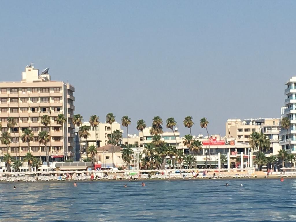 Ithaki Phinikoudes Apartment No. 102 Larnaca Exteriör bild