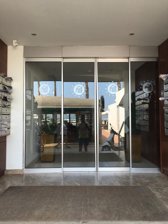 Ithaki Phinikoudes Apartment No. 102 Larnaca Exteriör bild