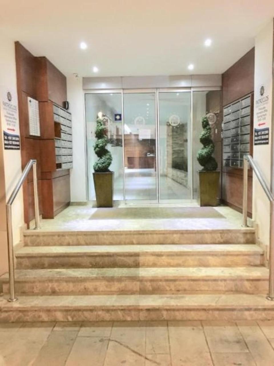 Ithaki Phinikoudes Apartment No. 102 Larnaca Exteriör bild
