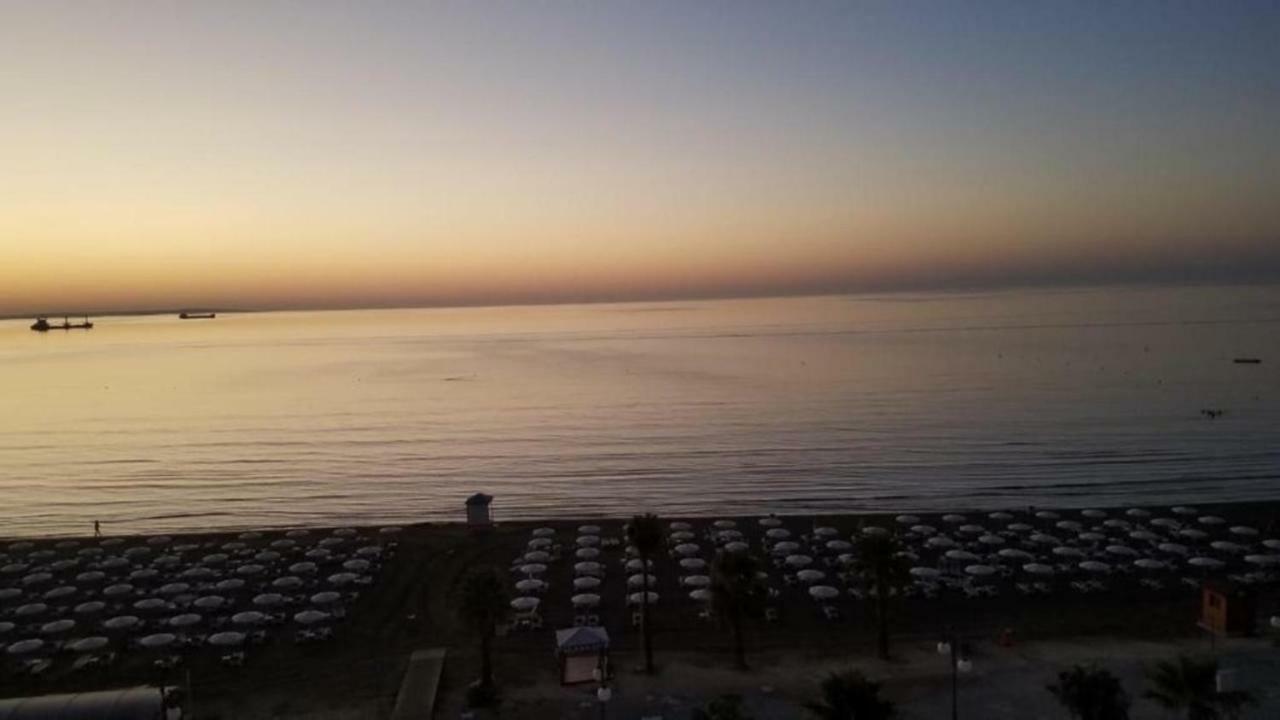 Ithaki Phinikoudes Apartment No. 102 Larnaca Exteriör bild